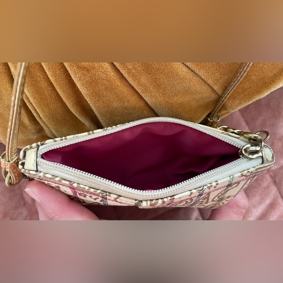 Coach Wrislet - Picture 2 of 4